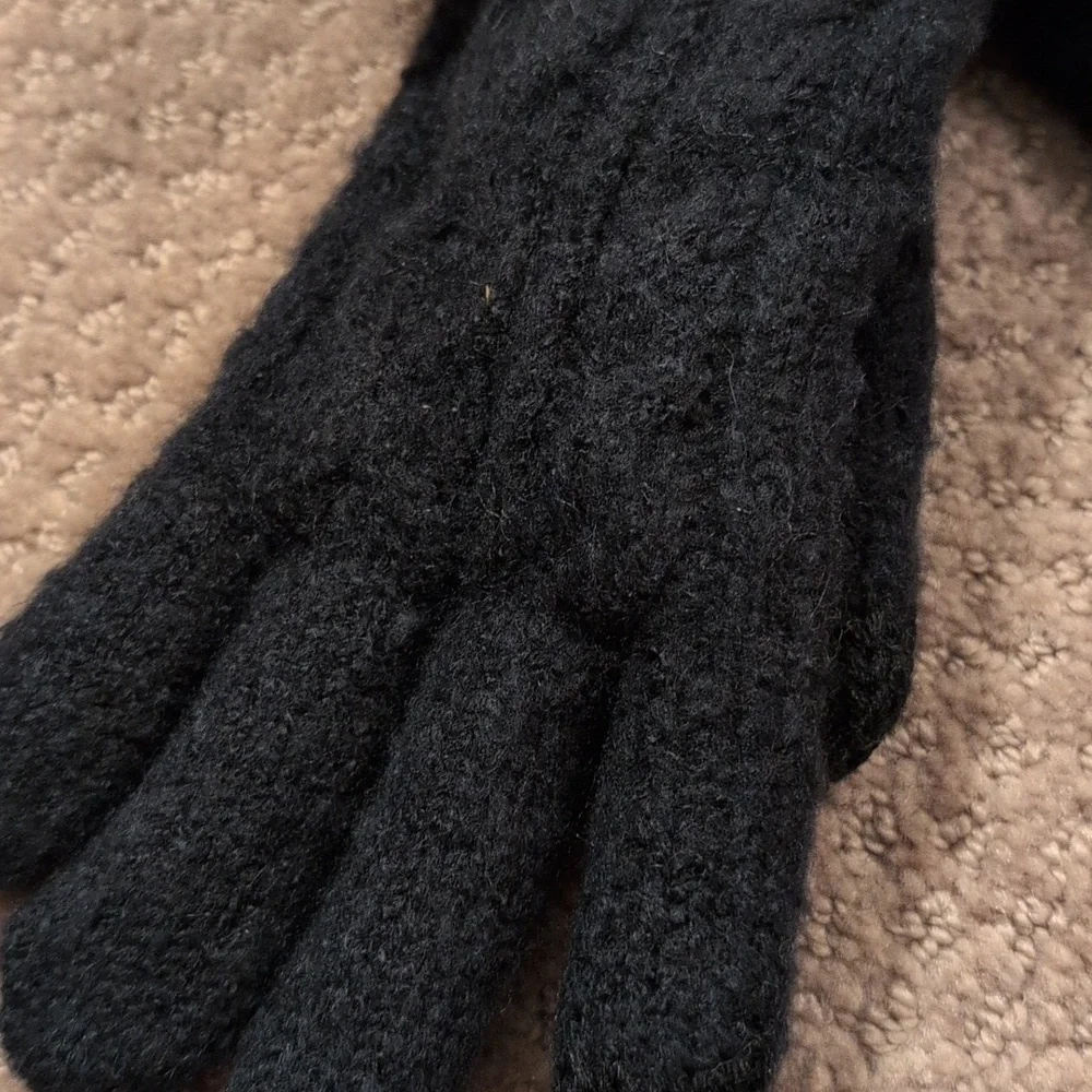 Sonoma Supercozy Black Gloves NWT